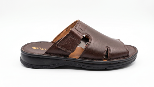 Zueco de Piel Marrón para Caballero